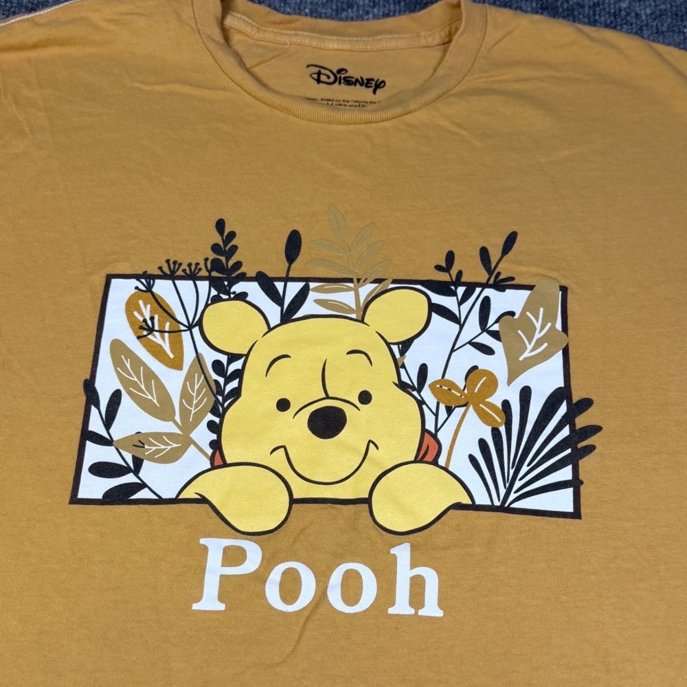 Disney Winnie the Pooh Graphic T-Shirt Mustard Yellow Mens 2XL Short Sleeve